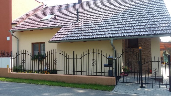 Rodinný dům 6 - dodávka a montáž plastových oken