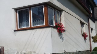 Rodinný dům 1 - dodávka a montáž plastových oken