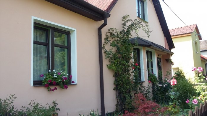 Rodinný dům 5 - dodávka a montáž plastových oken